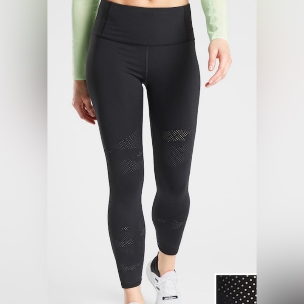 Athleta Persistence 7/8th Laser Cut Leggings in Black in NNC - Sz Medium.
